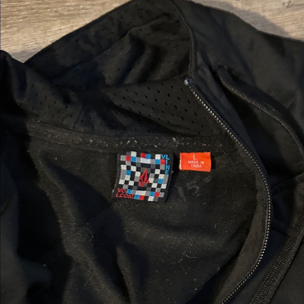 Volcom Men's Black Performance Jacket - Picture 3 of 5